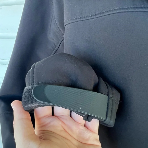 Tech by Tumi Men’s Black Mid Weight Soft Shell Water Resistant Jacket Size Large - Picture 2 of 10